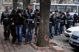 Fuhuş operasyonunda 21 g&ouml;zaltı