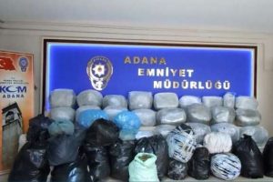 Bir kamyon dolusu esrar ele ge&ccedil;irildi