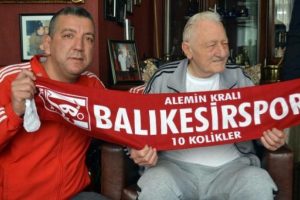 S&uuml;leyman Seba'ya Balıkesirspor atkısı taktılar!