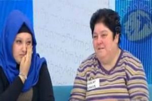 Canlı yayında hi&ccedil; g&ouml;rmediği annesine kavuştu