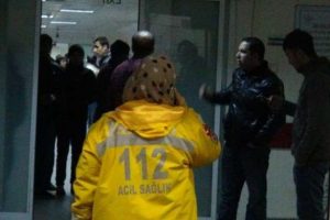 Arıza gidermeye giden g&ouml;revlilerin kollarını kırdılar