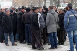 İşten &ccedil;ıkarılan taşeron iş&ccedil;ilerden eylem