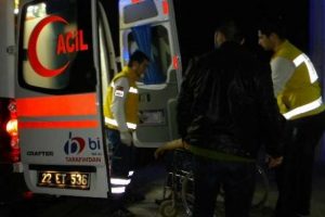 20 TL i&ccedil;in iki aile birbirine girdi