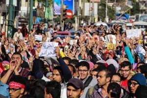 &Ouml;ğrenci g&ouml;sterilerine "rekt&ouml;rl&uuml;kten izin" şartı