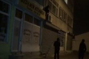 Talihsiz kadın işhanında mahsur kaldı