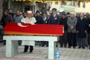 Kıbrıs gazisi askeri t&ouml;renle uğurlandı