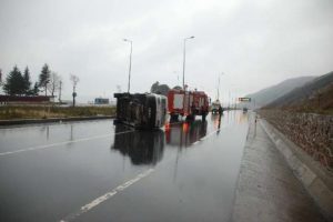 İş&ccedil;i servisi devrildi: 7 yaralı