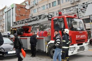 Otelde &ccedil;ıkan yangın itfaiyeyi alarma ge&ccedil;irdi