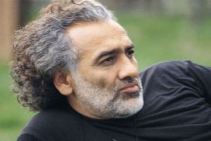 Sinan &Ccedil;etin evine baz istasyonu taktırdı