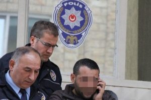Orhan Gencebay'ın CD'sini &ccedil;alan şahıs tutuklandı