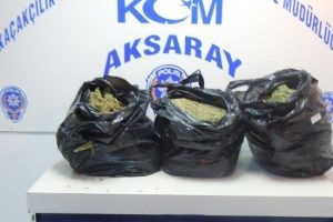 Bagajdan 58 kilo esrar &ccedil;ıktı