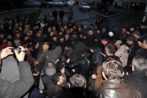 İkramiye eyleminde arbede