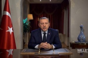 "Dualarla ayakta duruyoruz"