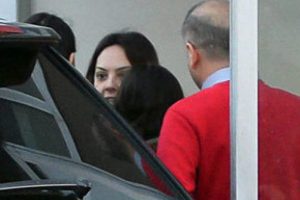 Ebru G&uuml;ndeş'e sert tepki