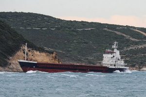 Rus gemisi &Ccedil;anakkale Boğazı'nda karaya oturdu