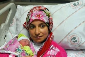 Kayseri'de 2014'&uuml;n ilk bebeğinin 'Yaren' oldu