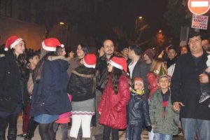 Atılan maytaplar tehlike sa&ccedil;tı
