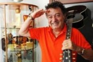 Kanserle m&uuml;cadele eden Kayahan'dan m&uuml;jde