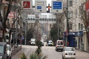 B&uuml;y&uuml;k ikramiyenin sahibi merak konusu oldu