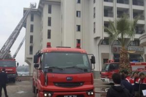 Otelde yangın can aldı