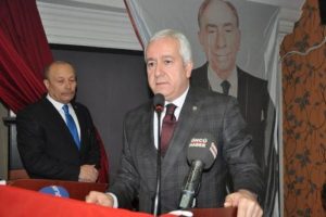 "Başbakan istifa etmeli"
