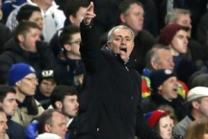 Ma&ccedil; sonunda futbolcusunu savundu!