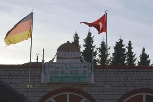 Almanya'da cami soydular