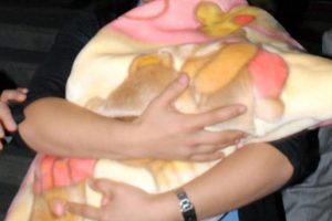 O bebek evlatlık verilmiş