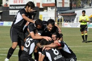 Nazilli'de 2 futbolcu daha kadro dışı