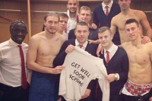Arsenalli oyunculardan Schumacher'e mesaj!