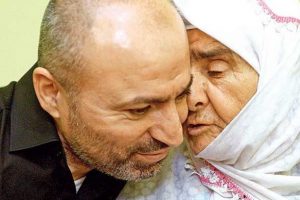 'Esaretten M&uuml;barek'le fotoğrafım kurtardı'
