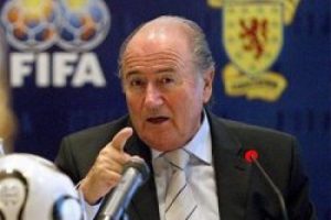 Blatter'den rol yapan futbolcuya ceza &ouml;nerisi