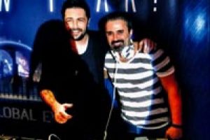 Atina'da DJ'lik yaptı...