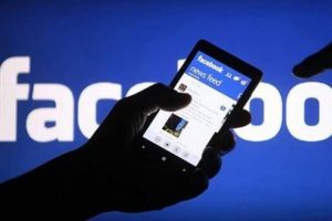 Facebook'a '&ouml;zel mesajları ihlal' davası