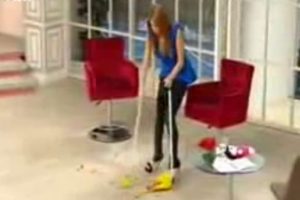 Esra Erol canlı yayında st&uuml;dyoyu temizledi!