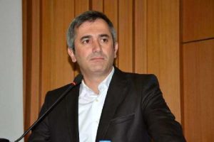 "&Ccedil;akma &ccedil;evreci" eleştirisi