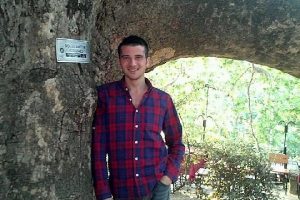 21 yaşındaki kalbine yenildi