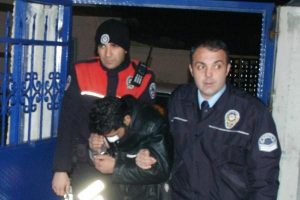 Işıkları yakınca yakalandı