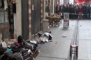 Seyyar satıcıların kavgası kanlı bitti