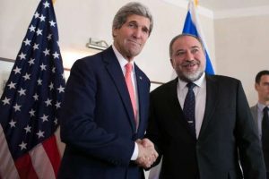 Clinton 4 yılda 5 kez, Kerry 1 yılda 10 kez