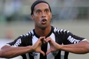 Ronaldinho transferi yılan hikayesine d&ouml;nd&uuml;!