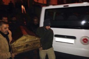 Kefenini hazırlayıp intihar etti