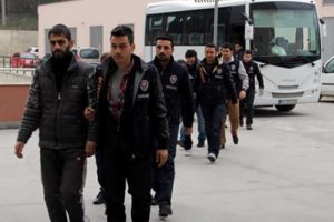 652 kredi kartını kopyaladıla