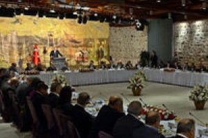 İşte isim isim Dolmabah&ccedil;e'deki gazeteciler