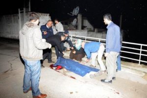 Birahanedeki tartışma sokakta kanlı bitti