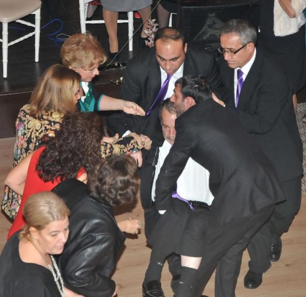 Konserde kalbi duran emekli hakim b&ouml;yle yaşama d&ouml;nd&uuml;r&uuml;ld&uuml;