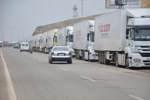 Cilveg&ouml;z&uuml;'nde 20 kilometrelik TIR kuyruğu oluştu