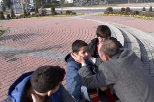 Kazada şoka giren oğlunu b&ouml;yle teselli etti
