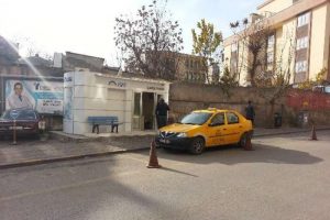 Taksicinin cesedi aracından &ccedil;ıktı