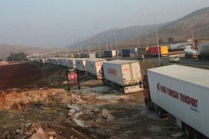 Sınırda ''13 kilometre''lik kuyruk